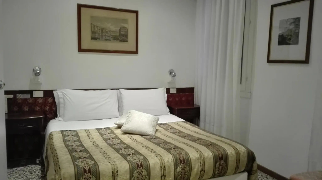 Standard Double room (full double bed)