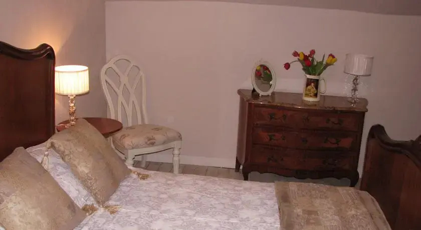 Voir la photo 3 — La Cachette