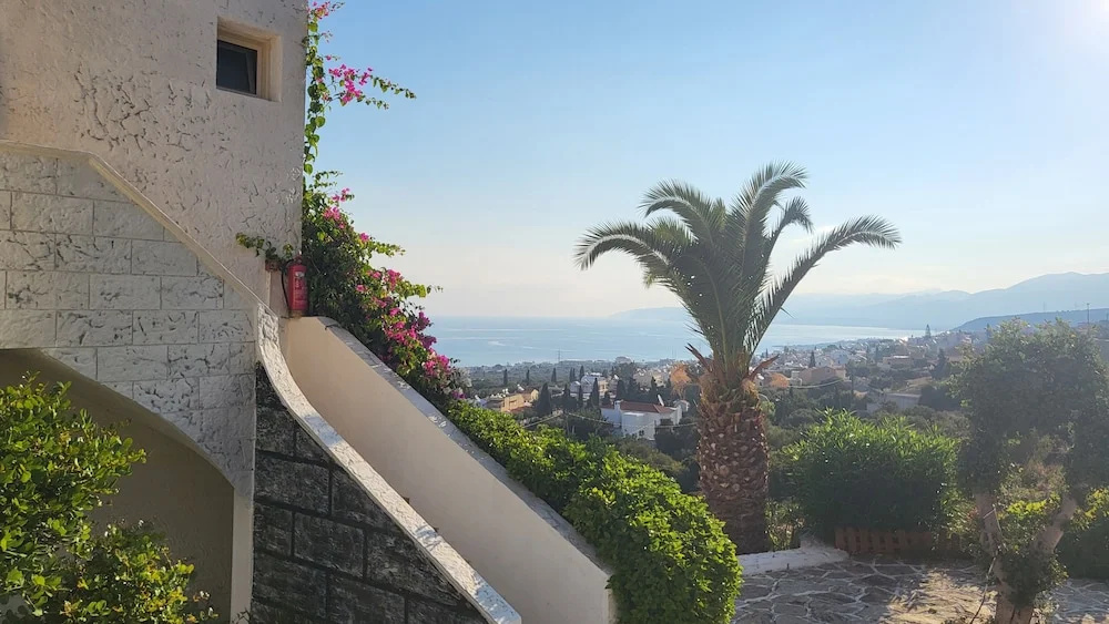 Room in Apartment - One Private Studio With Stunning Full sea View, Shared Pool and Ac