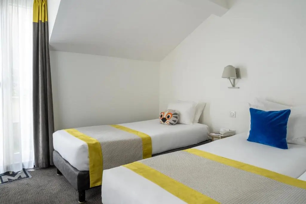 Triple room