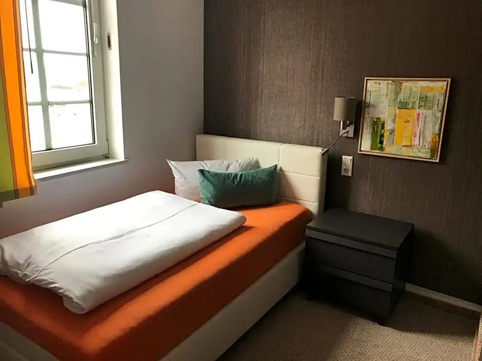 Hotel Zur Goldenen Sonne - Chambres