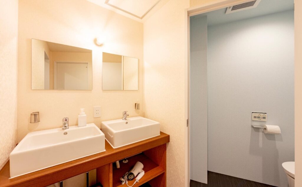 plat hostel keikyu asakusa karin by null