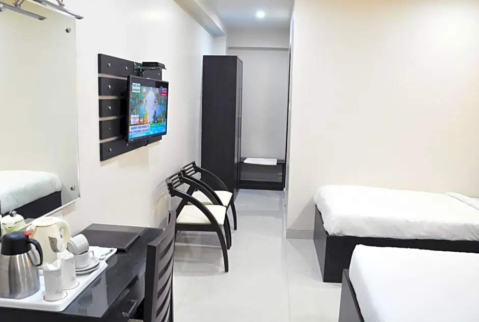 Standard Double Club room (full double bed)