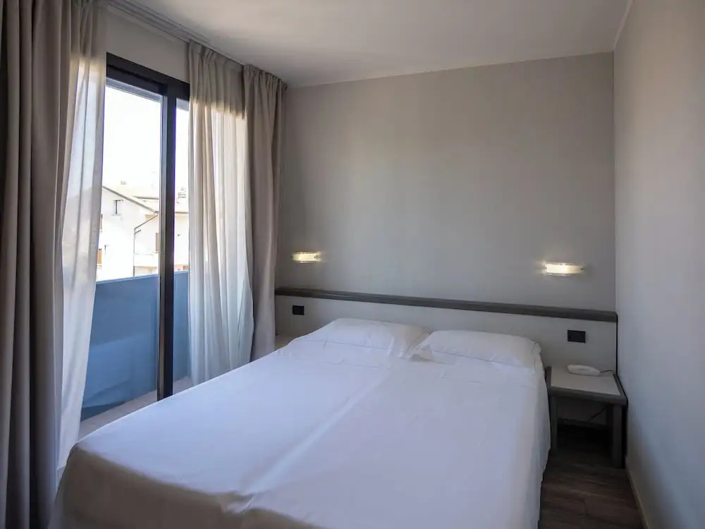Standard Double room with balcony (full double bed)