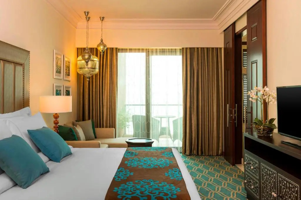 Deluxe Double room with balcony and with sea view (full double bed)
