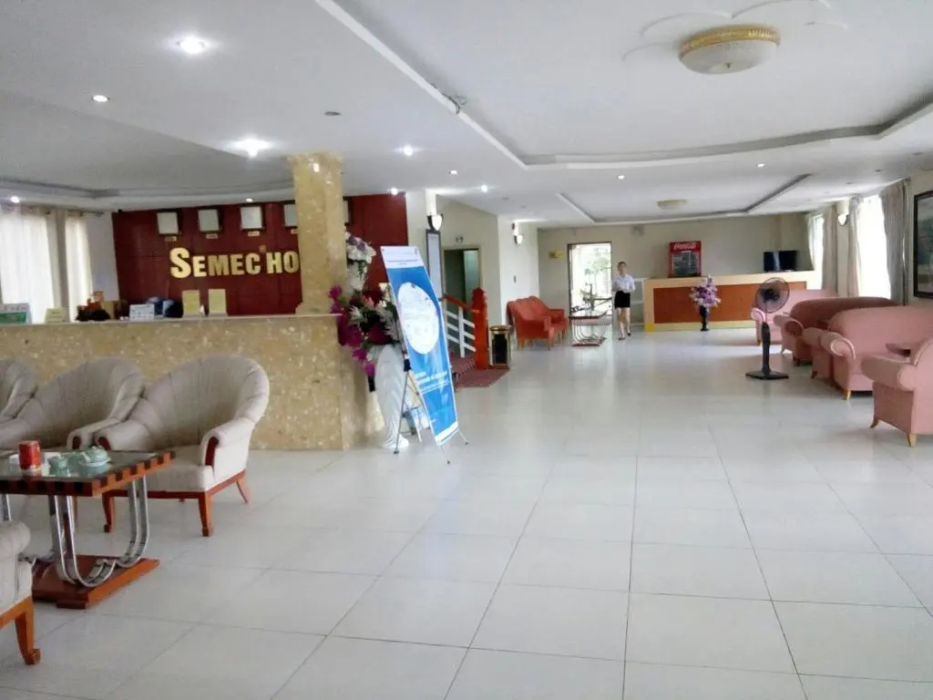 Lobby & Reception