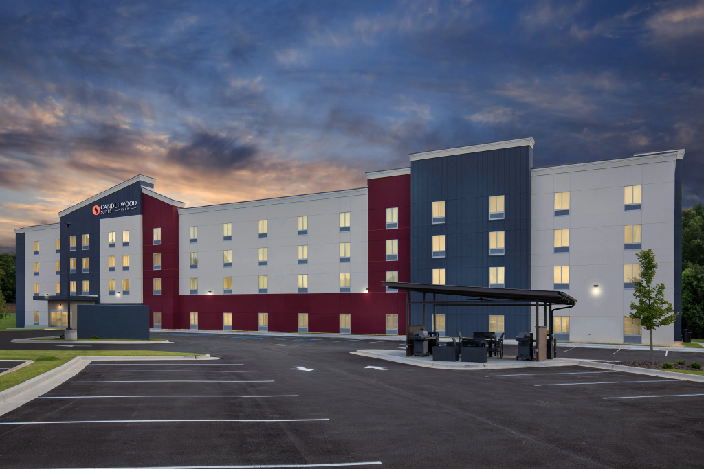 Sonesta Simply Suites Huntsville Research Park