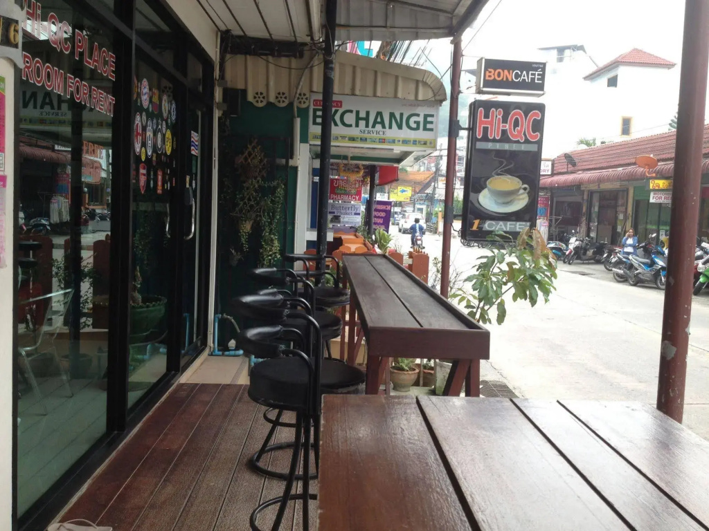 Beehive Magenta Patong Hostel