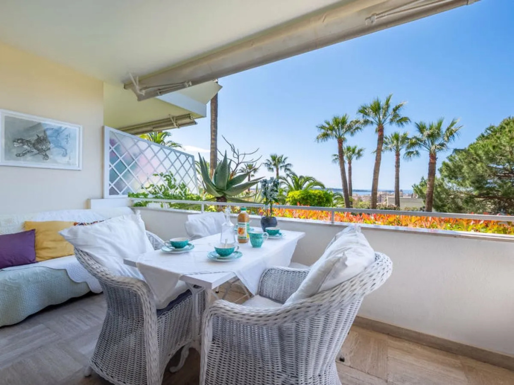 Balcony & Terrace