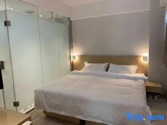 Superior Double room (full double bed)