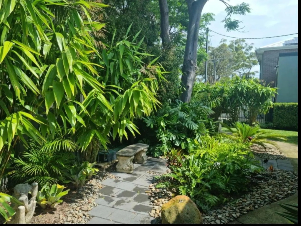 Swanway family holiday home - 15 min walk to beach, seconds to lake
