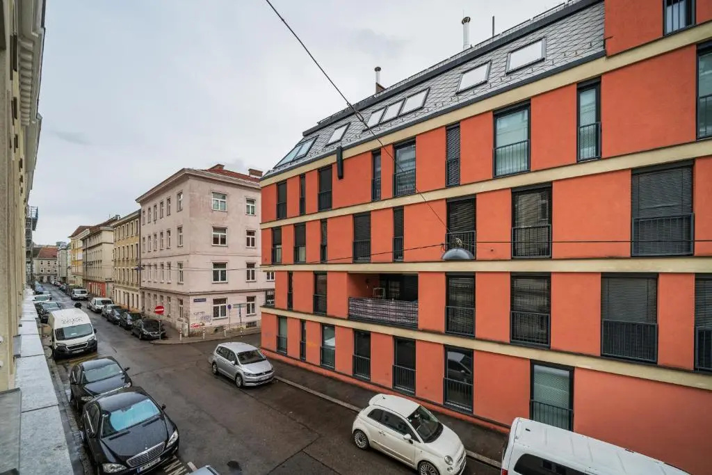 15 C&J's apartment