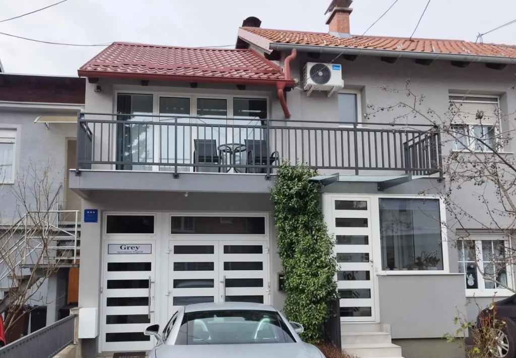 Grey apartment Zagreb