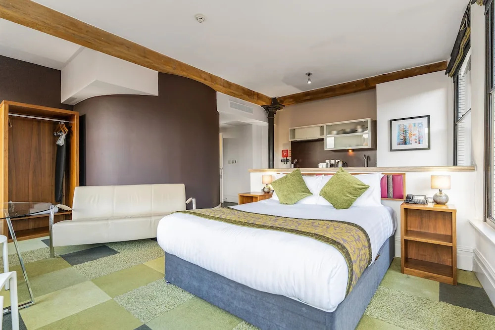 Roomzzz Manchester City - Chambres
