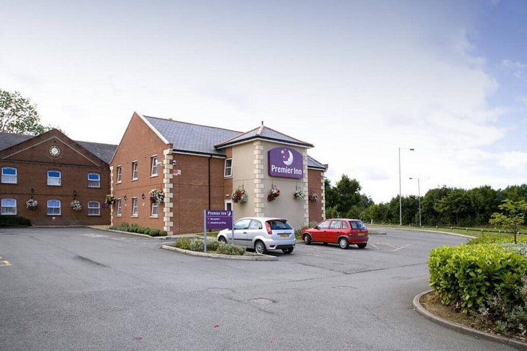 Premier Inn Kettering hotel image