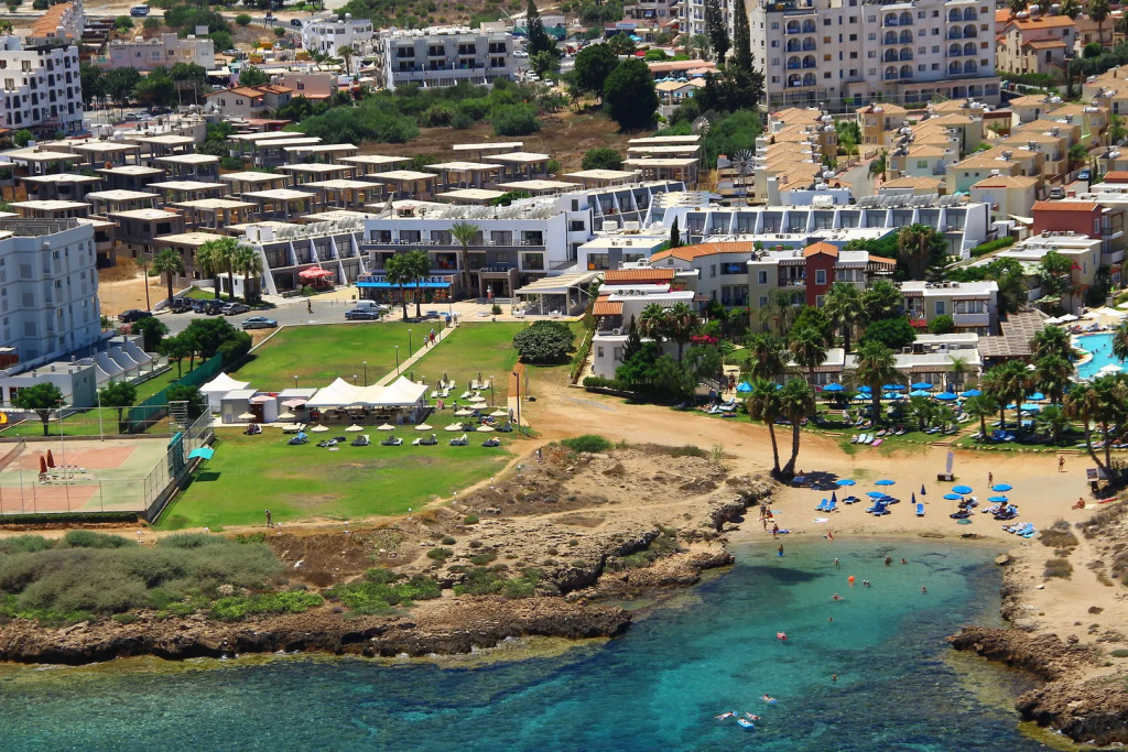 Beach & Waterfront
