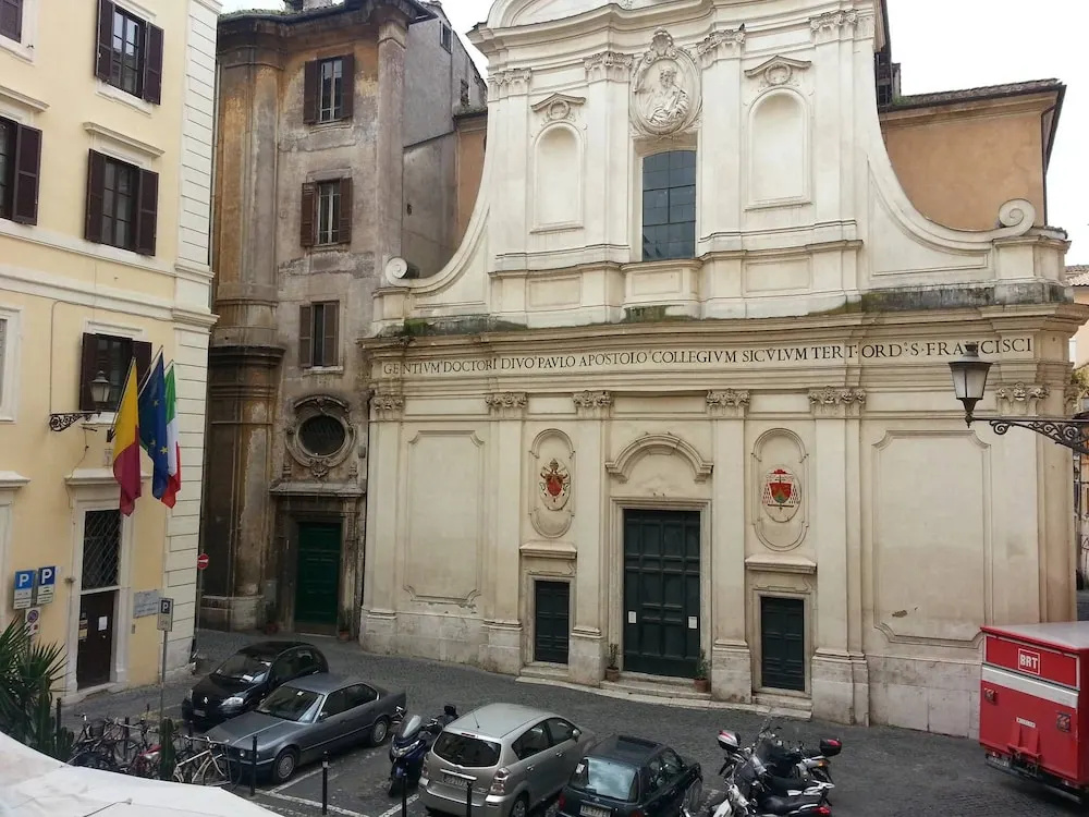 Campo Dei Fiori Stunning And Quiet