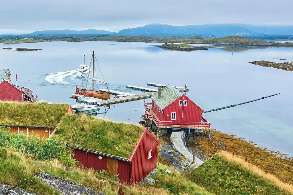 Beach & Waterfront