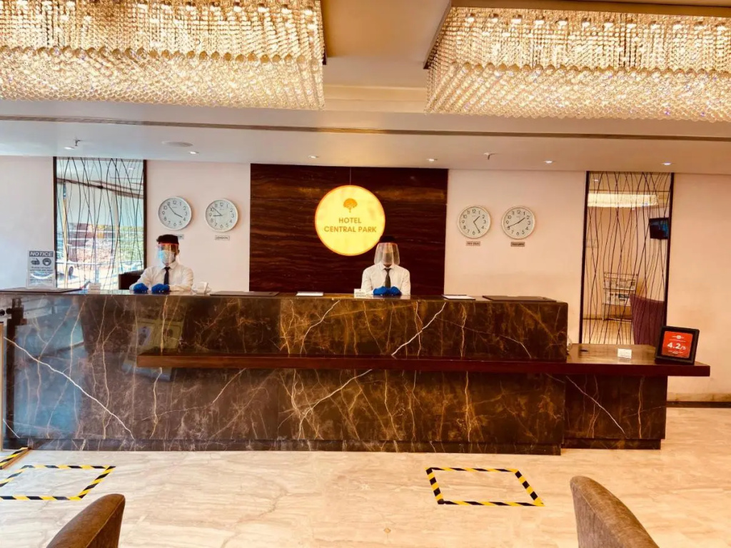 Lobby & Reception