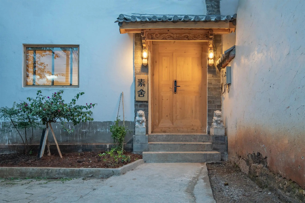 2 Bedrooms Villa