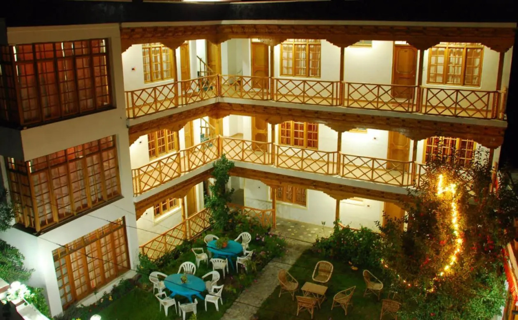 The Auspicious Hotel - Chambres
