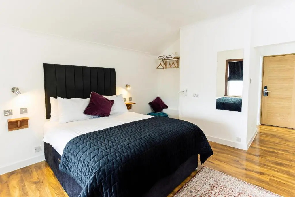 Standard Double room (full double bed)