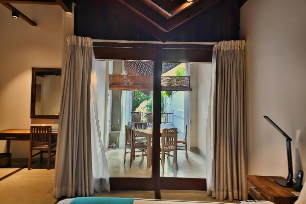 R Degree Hotel