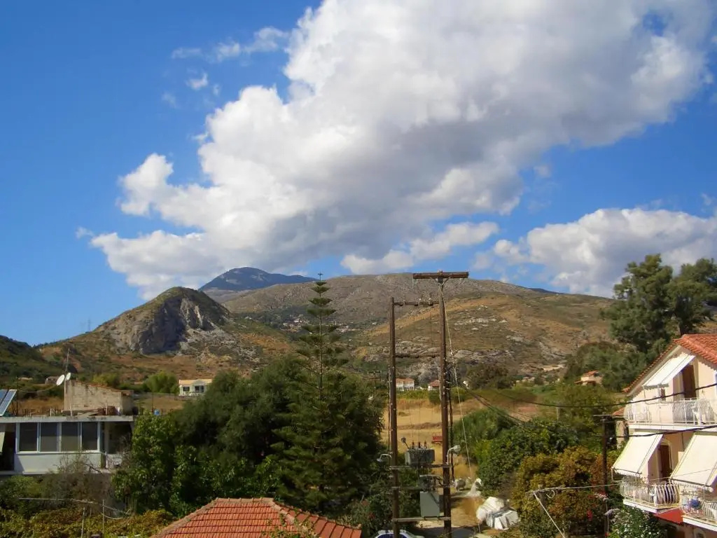 Standard room with mountain view