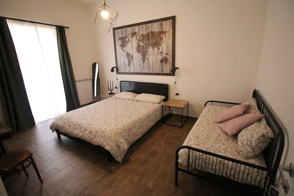 Deluxe Triple room with balcony