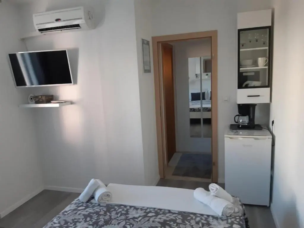 花園景標準雙人房，配備雙人床