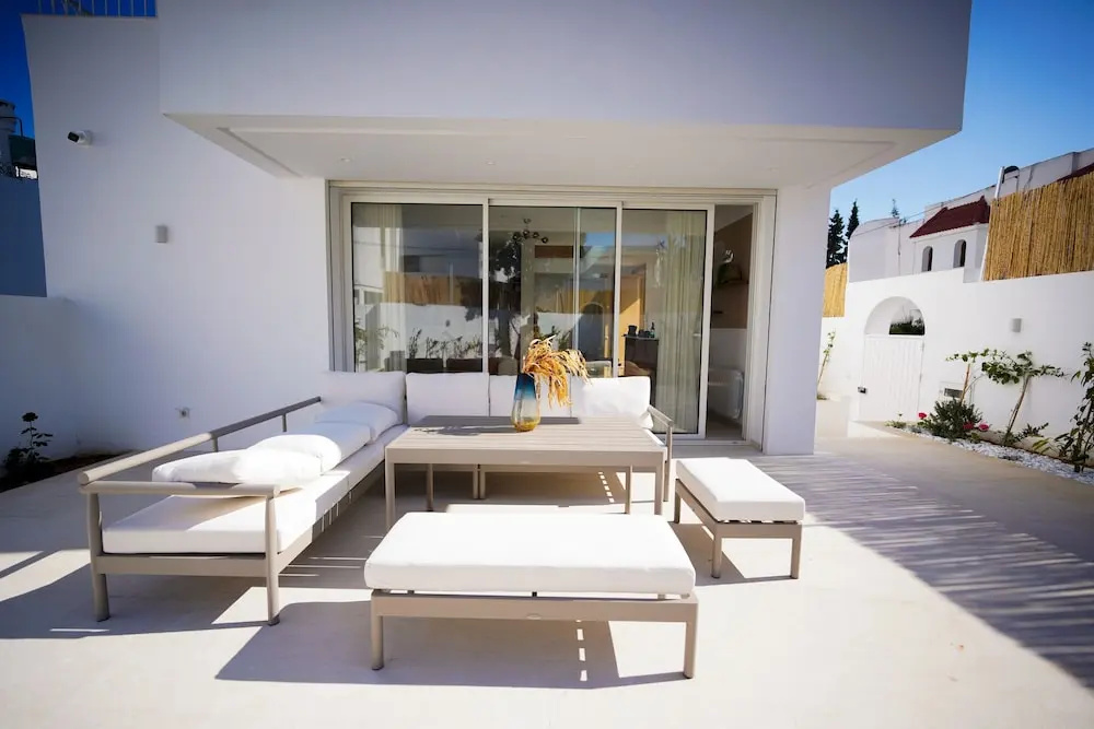 Villa Hermes Seaside and Luxurious