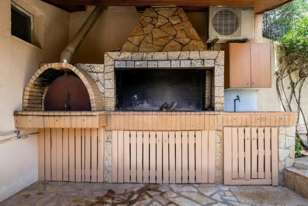 Panos Apartment