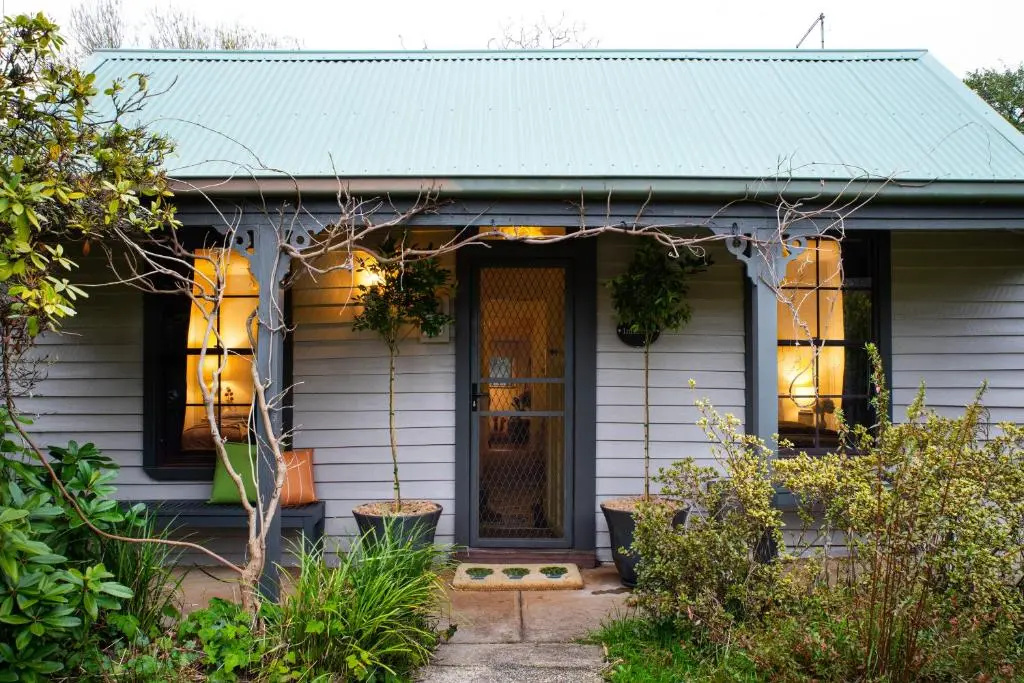 2 Bedrooms Cottage
