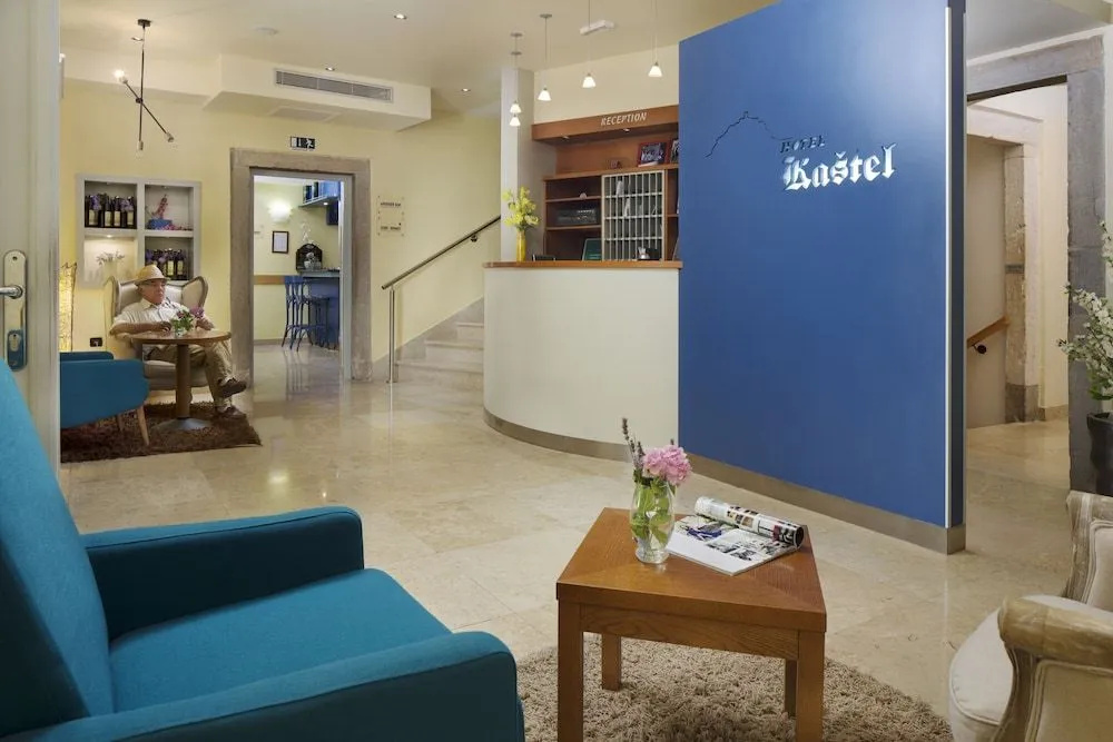 Lobby & Reception