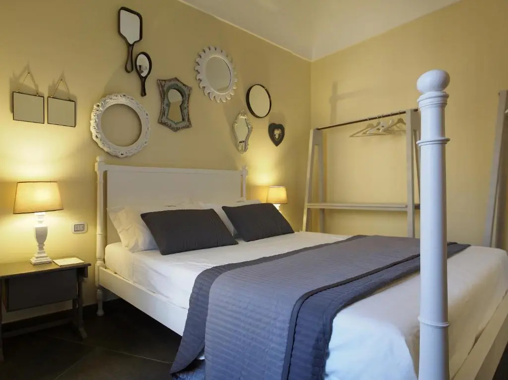 Deluxe Double room with balcony (full double bed)