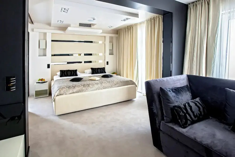 Premium Suite