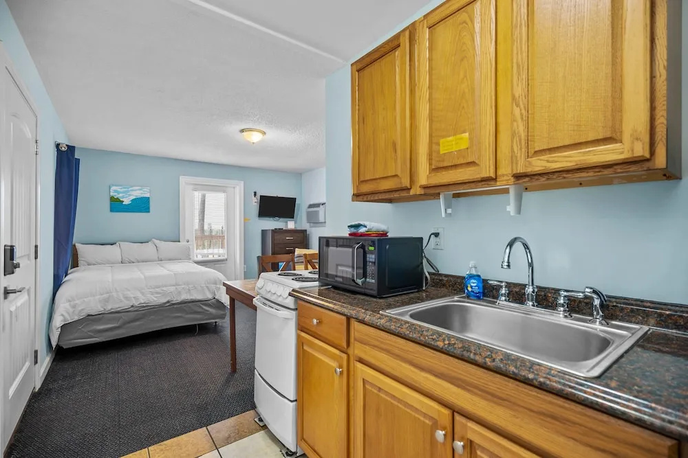2 Bedrooms Suite with pool view