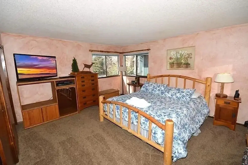 2085 Slalom Court