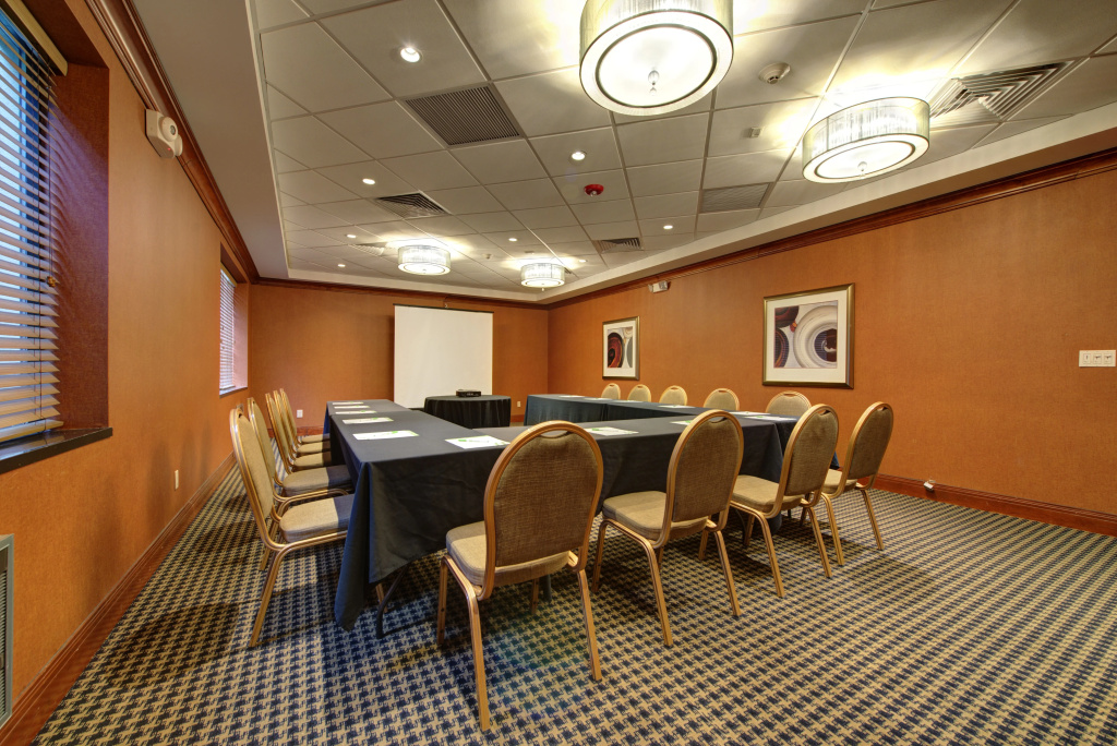 Holiday Inn Plainview-Long Island by IHG - Général