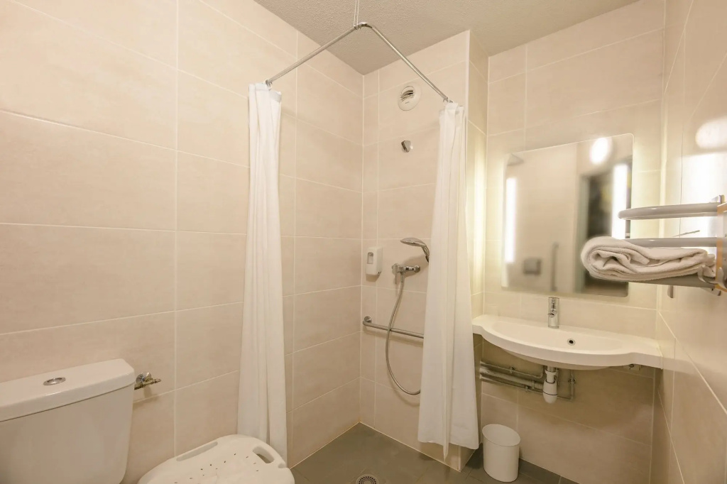 Afficher la photo 8 — B&B HOTEL Poitiers (1)