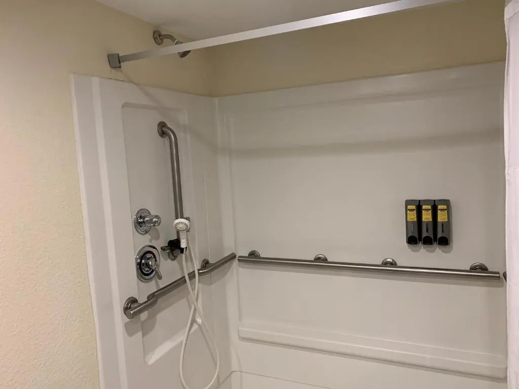 Holiday Inn & Suites Columbia NE - Ft Jackson Area by IHG - Chambres
