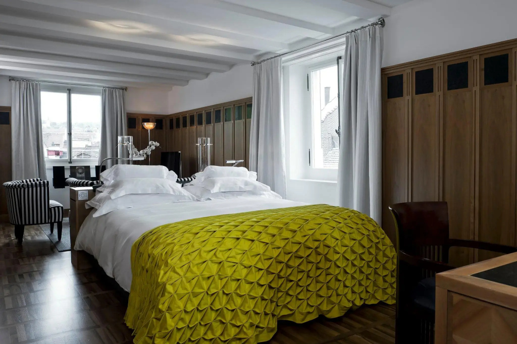 Design Double room (full double bed)
