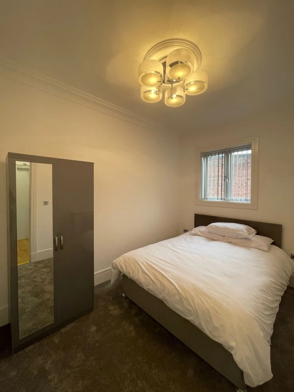 Impeccable 1 Bed Apartment in Wolverhampton
