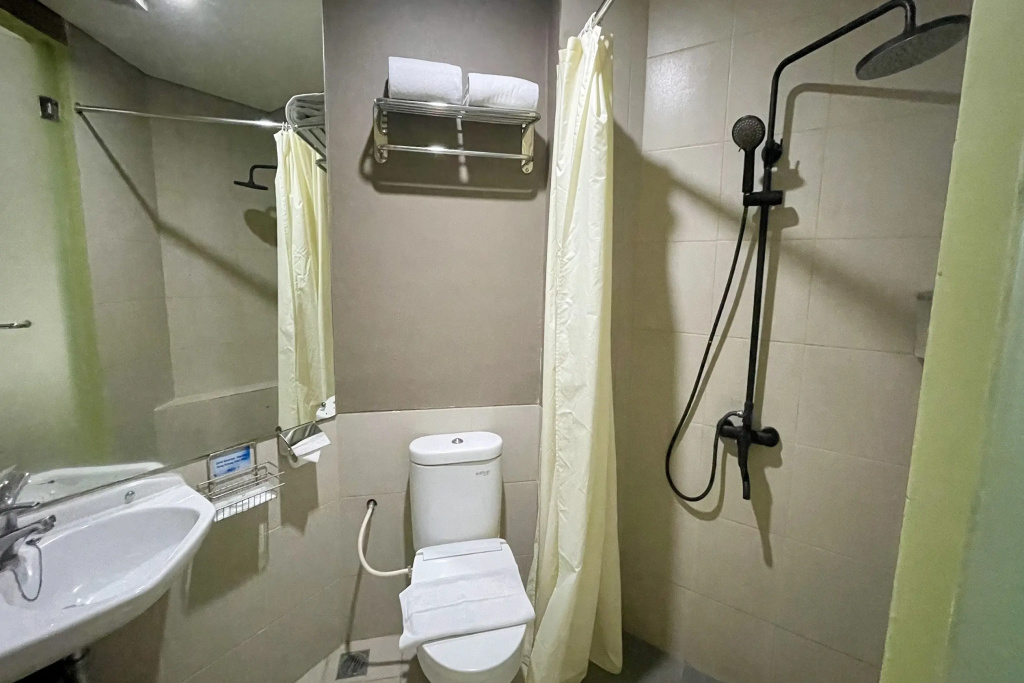 Lemo Hotel Serpong - Chambres