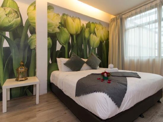 V Garden Hotel