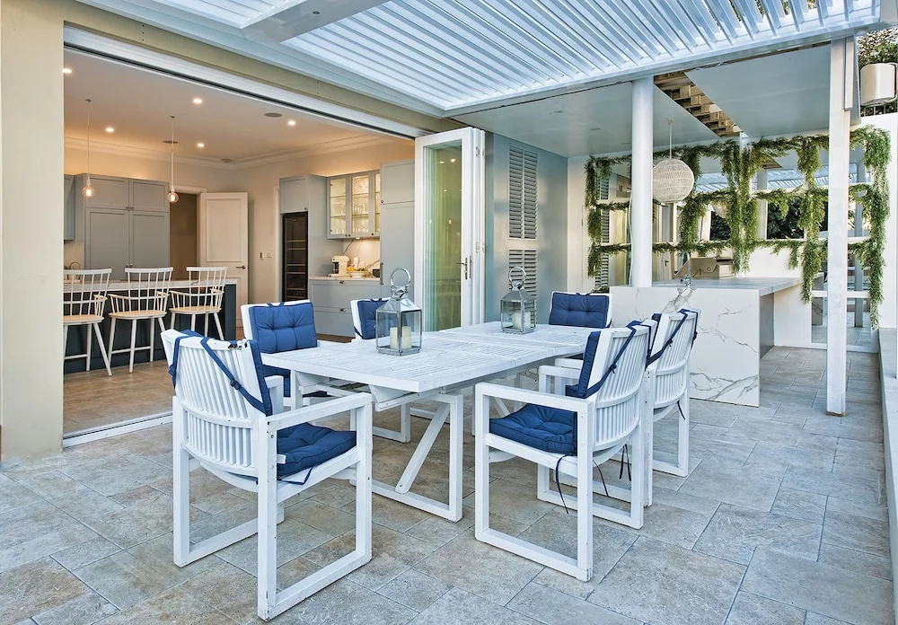 Grand Cottage