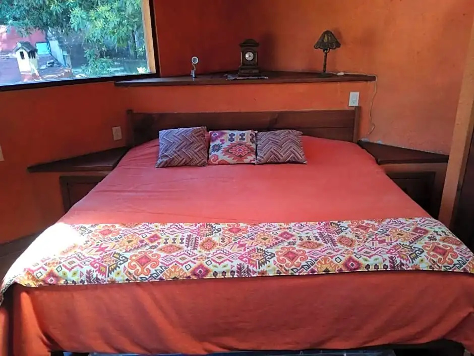 Double Suite (full double bed)