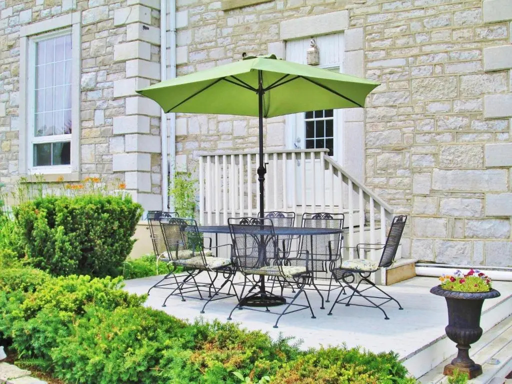 1 Bedroom Double Suite (full double bed)