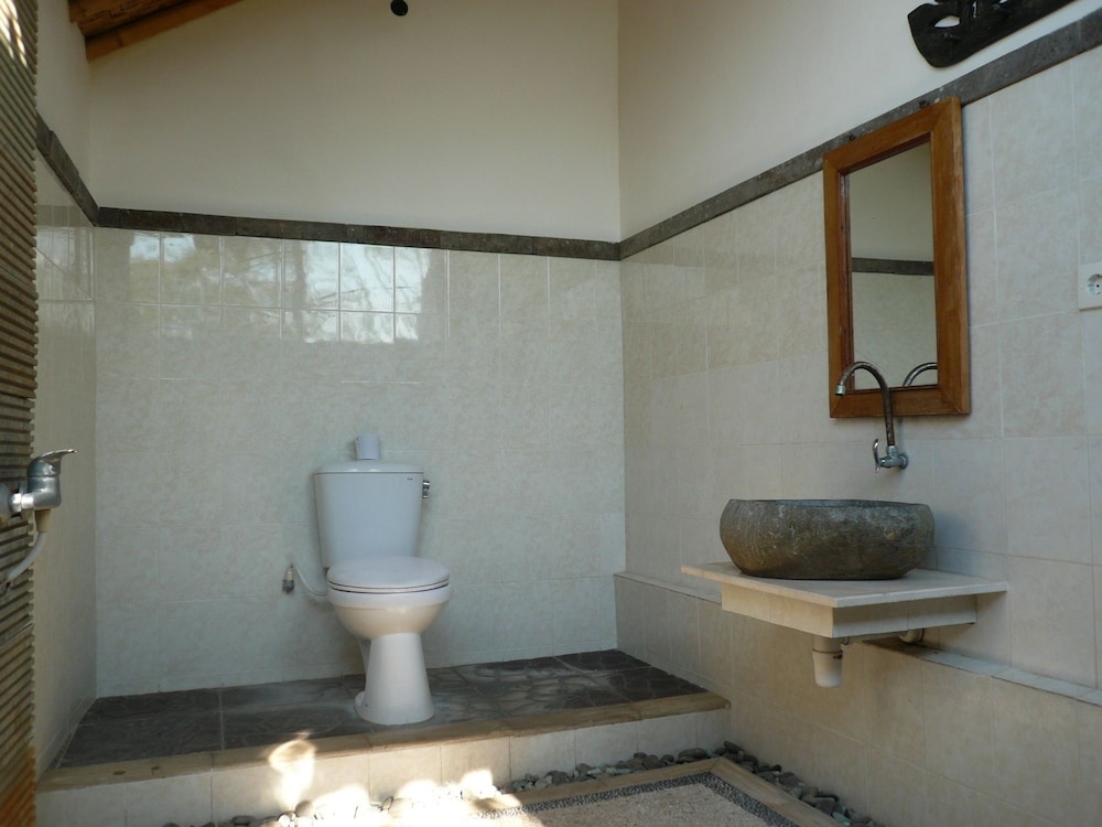 Отель Wawa Wewe Rock Resort в Бунутане