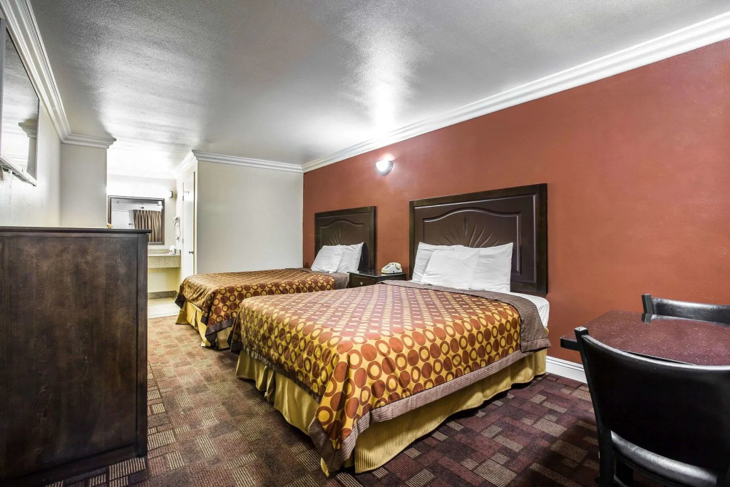 Pico Rivera Inn and Suites — фото